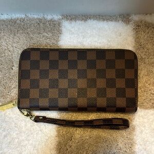 Checkered Brown Wallet with Wrist Strap